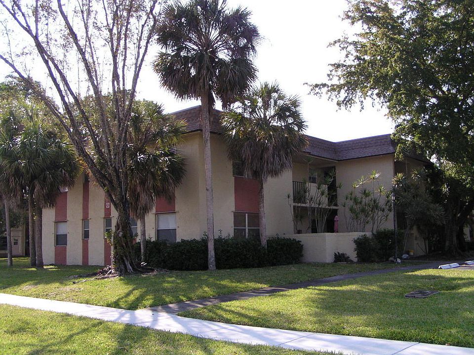 1st image of 5530 N Lakewood Cir APT 723