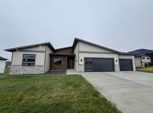 1905 N 30th St, Norfolk, NE 68701