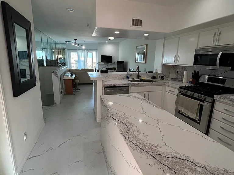 200 Pacific Coast Hwy #3 — Photo 1