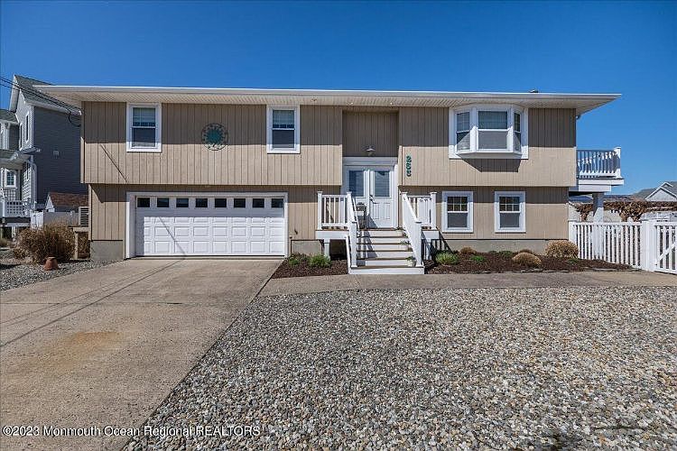 1st image of 253 Teakwood Dr
