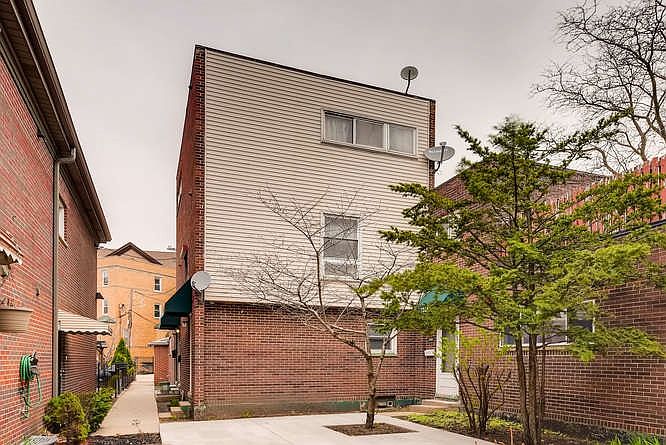 1st image of 1053 N Milwaukee Ave #A