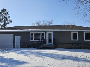 715 5th St, Ipswich, SD 57451