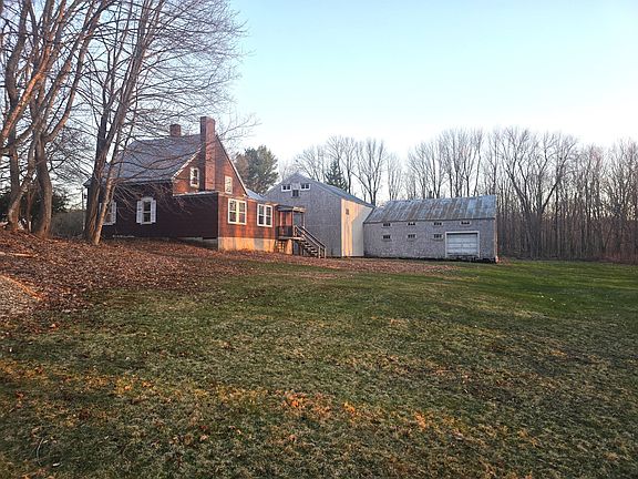 3rd image of 904 & 908 Lakeview Drive