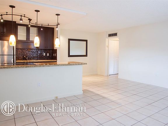 5th image of 801 Meridian Ave APT 4F