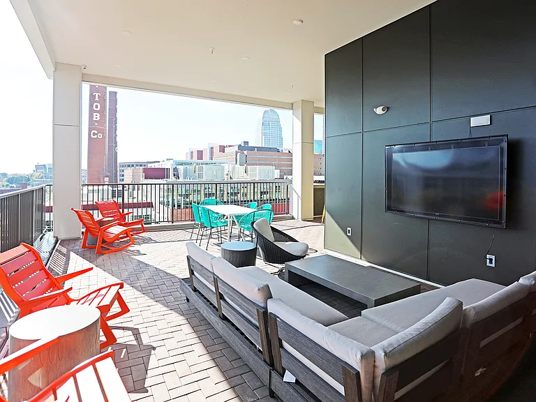 Link Apartments Innovation Quarter — Photo 9