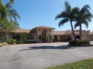 15150 Golden Point Ln, Wellington, FL 33414