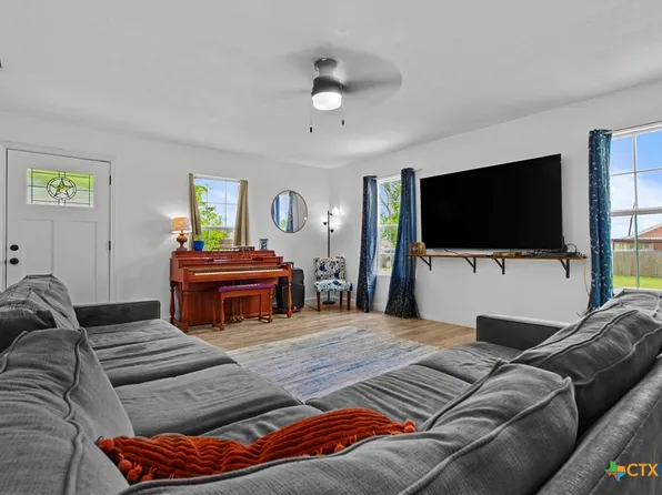 183 Shelley Ln, San Marcos, TX 78666