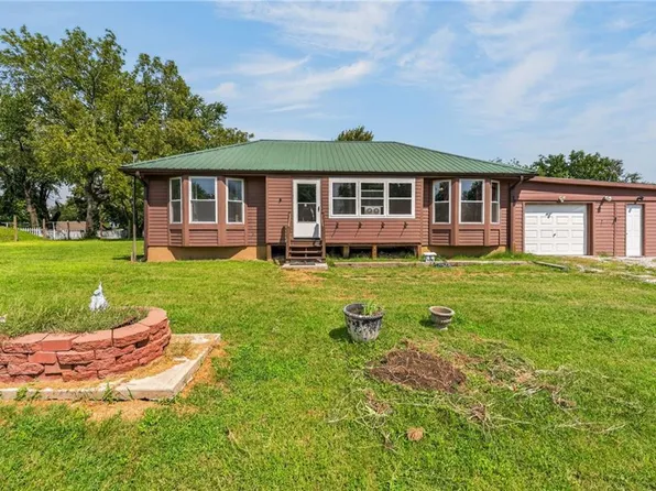 305 E Elm St, Polo, MO 64671