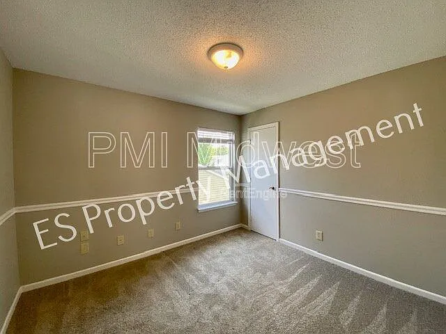 10902 Glenayr Dr — Photo 21