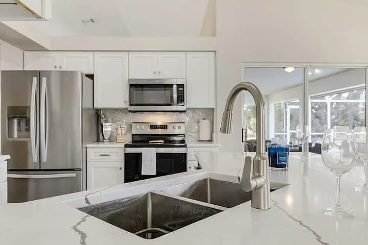 3 bed, 1932 sqft, $3,200 — Photo 4