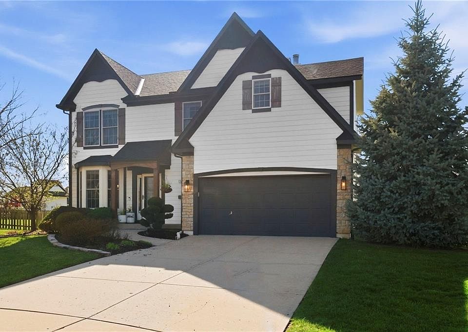 1st image of 13843 W 154th Ter