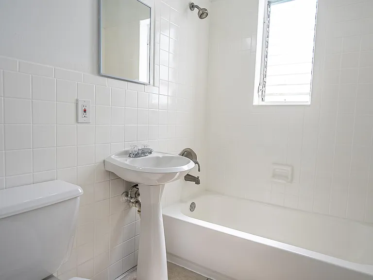 1208 71st St #8 — Photo 18