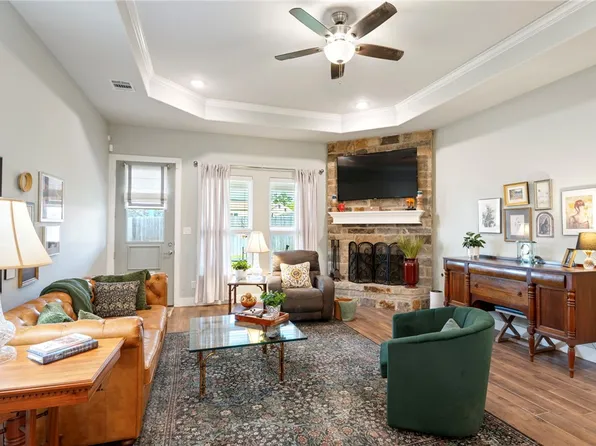 4022 Brownway Dr, College Station, TX 77845