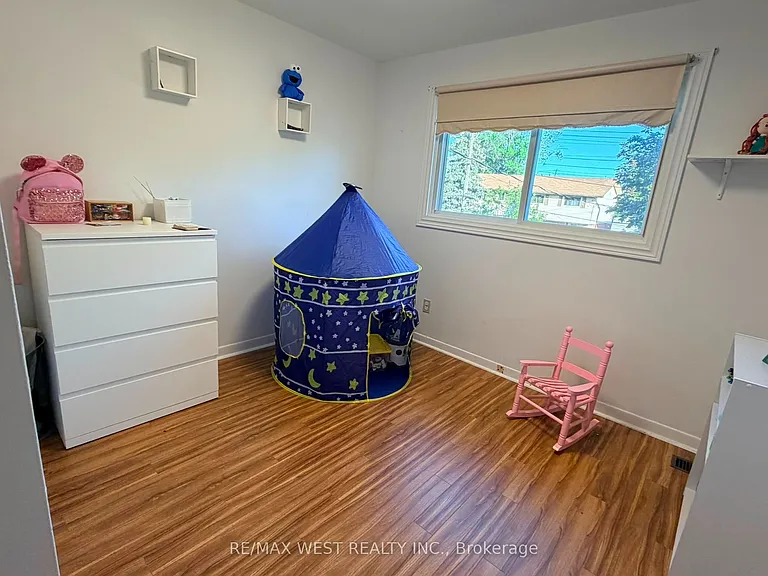 1254 Treeland St — Photo 15