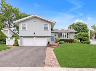 34 Forsythia Ln, Jericho, NY 11753