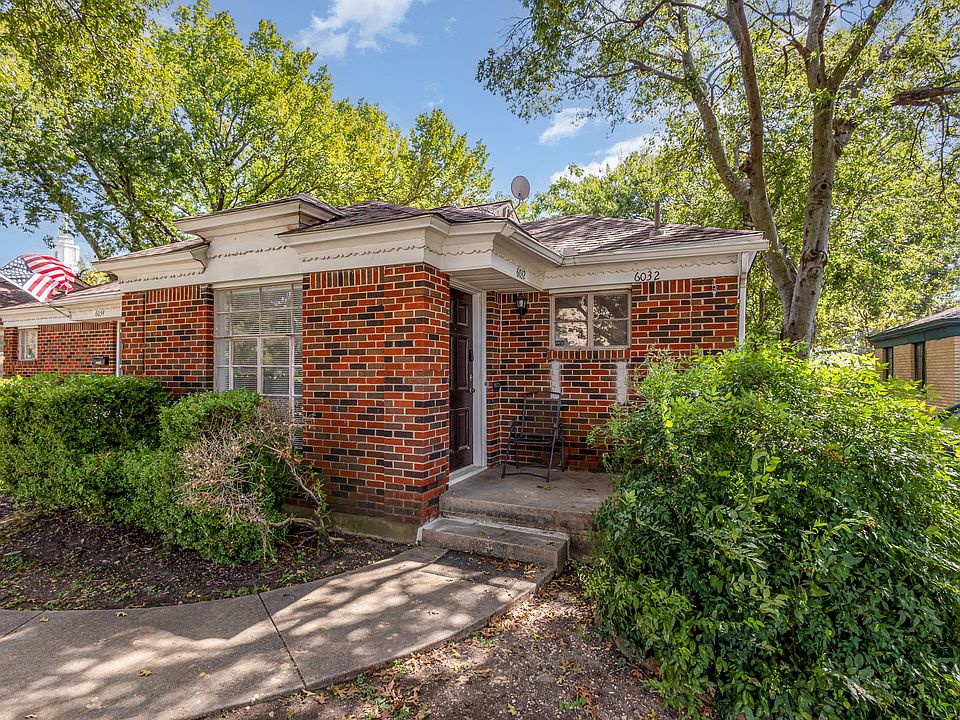 1 bedroom, 1 bathroom half duplex.