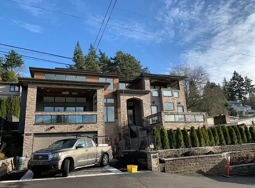 6 bed, 6.5 bath, 3750 sqft, $12,800 — Photo 4
