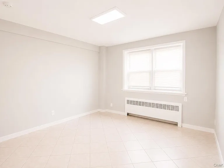 248 E Broadway #5 — Photo 18