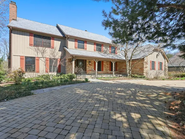 4143 Three Lakes Ct, Long Grove, IL 60047