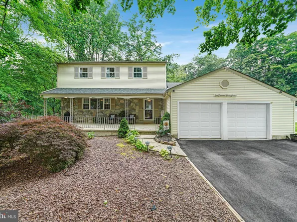 1033 Longspur Rd, Audubon, PA 19403