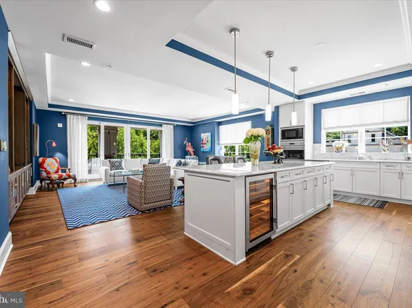 8111 River Rd Unit 131, Bethesda, MD 20817