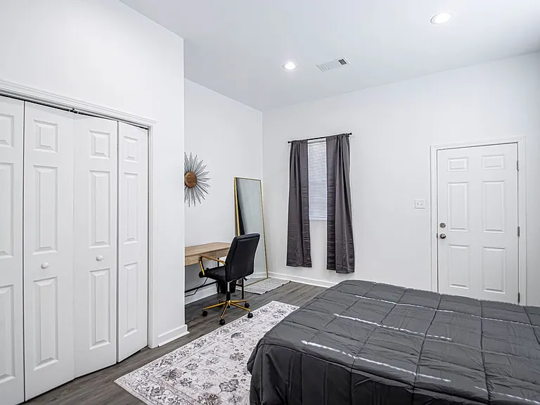 223 S Park St — Photo 17