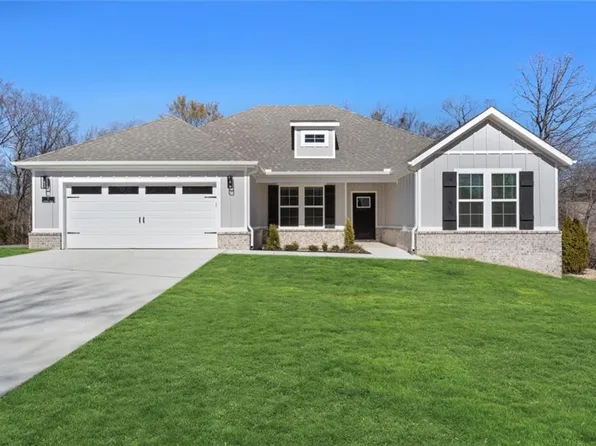 2 Ellwood Cir, Bella Vista, AR 72715
