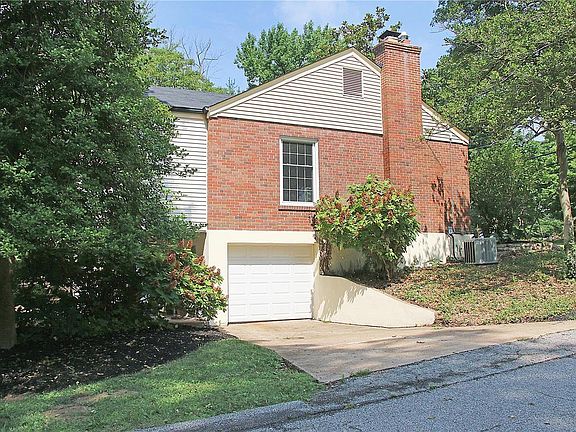 3rd image of 658 W Essex Ave