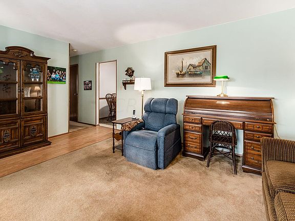 5th image of 893 Hunt Valley Dr