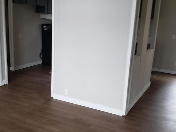 2nd image of 205 Hialeah Dr