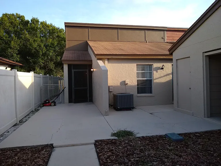 2927 Seven Iron Dr — Photo 2