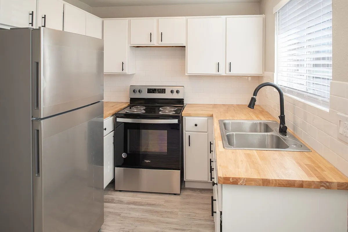 Building Photo - Sierra View Townhomes
