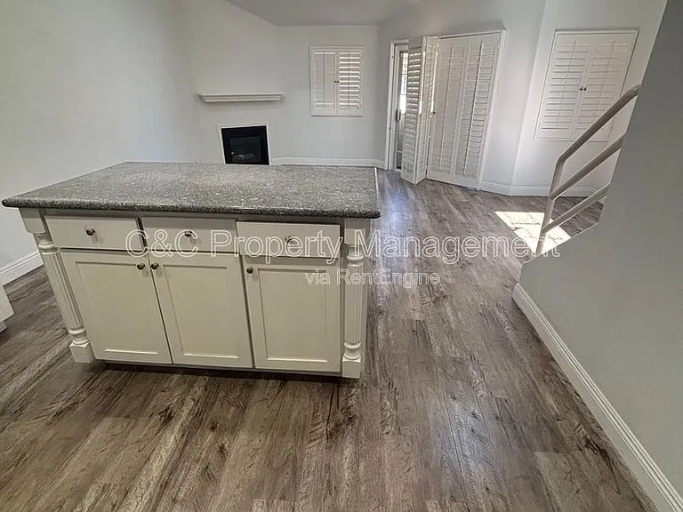 533 W 23rd St #9 — Photo 12