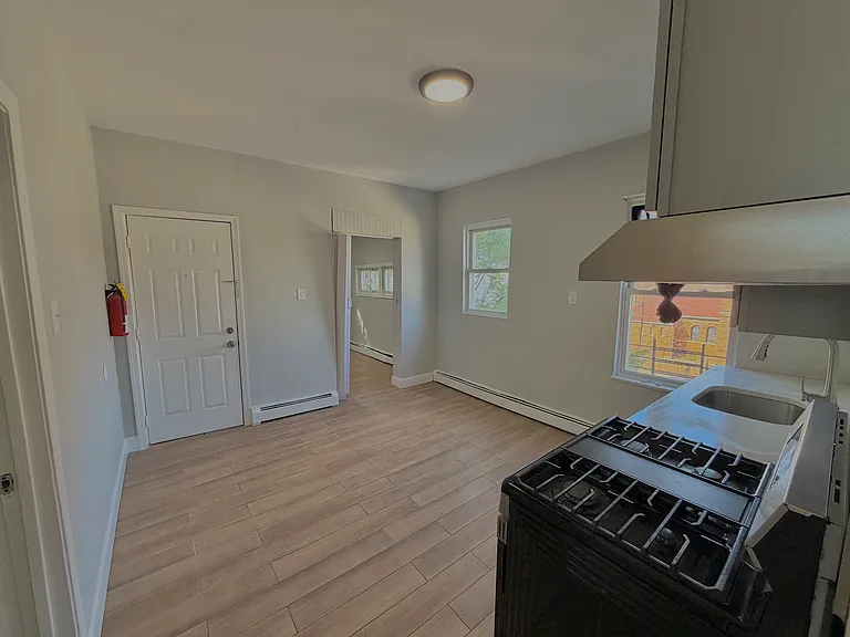 430 Union Ave #3 — Photo 14