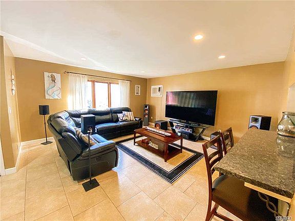 4th image of 88 Herman Ave