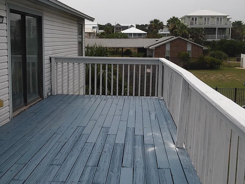 View of the rear from side balcony