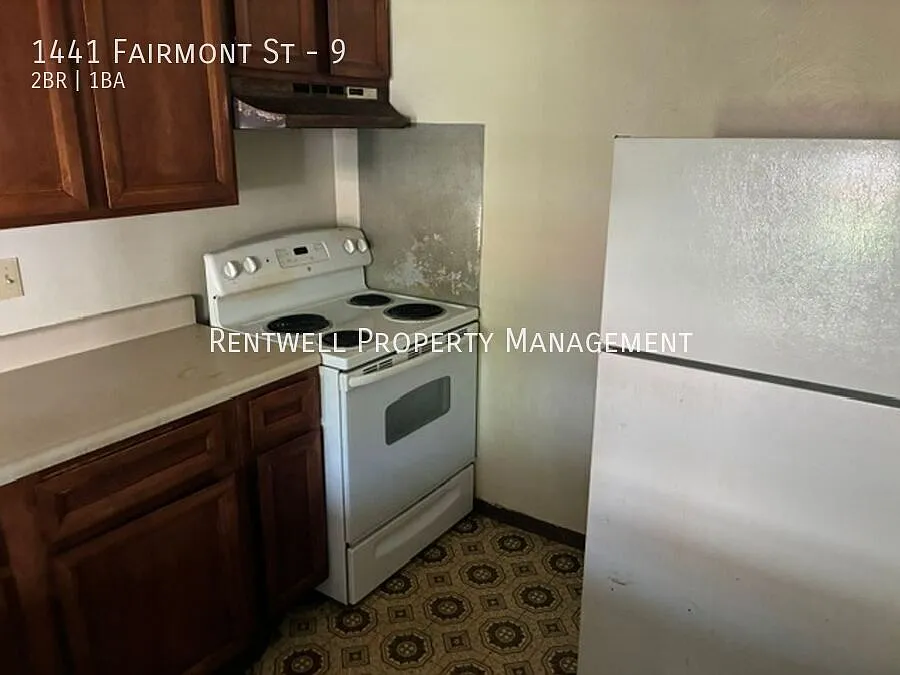 2 Bedroom Apartment in Wilkinsburg — Photo 3