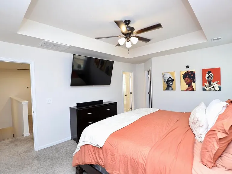 1049 Crescent Moon Loop — Photo 28
