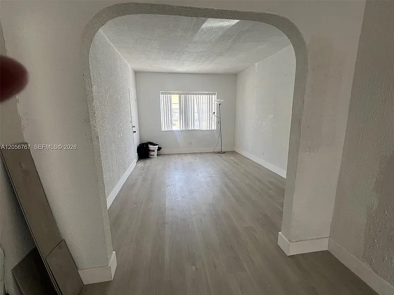 1326 SW 6th St #10 — Photo 5