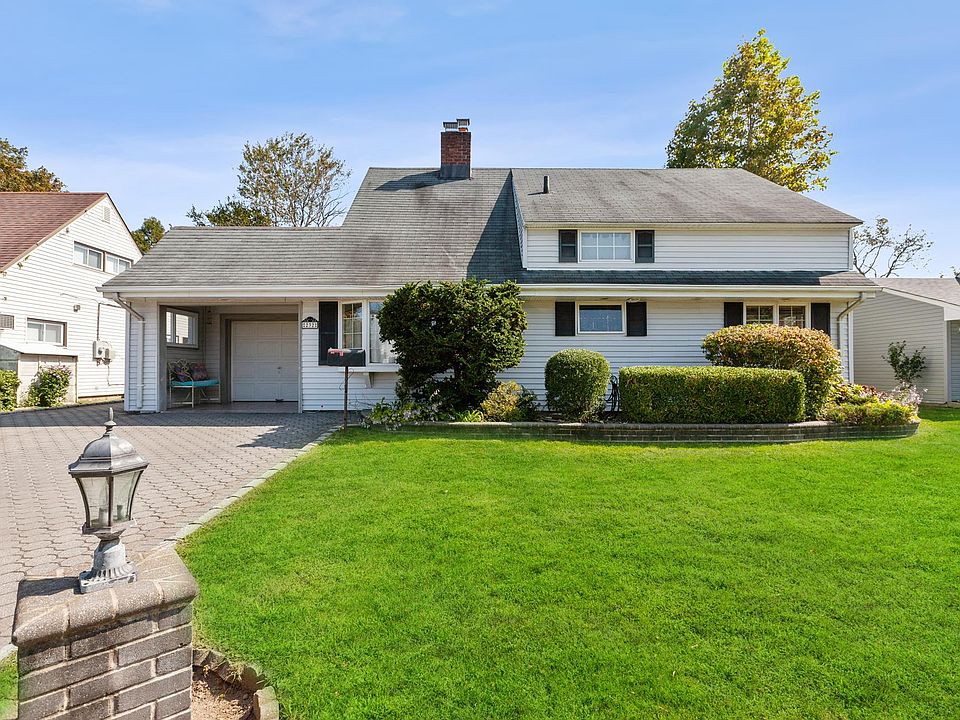 1st image of 232 Cypress Ln W