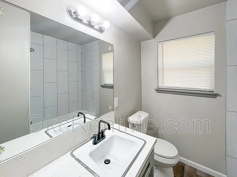 1900 N Mitchell Dr — Photo 19
