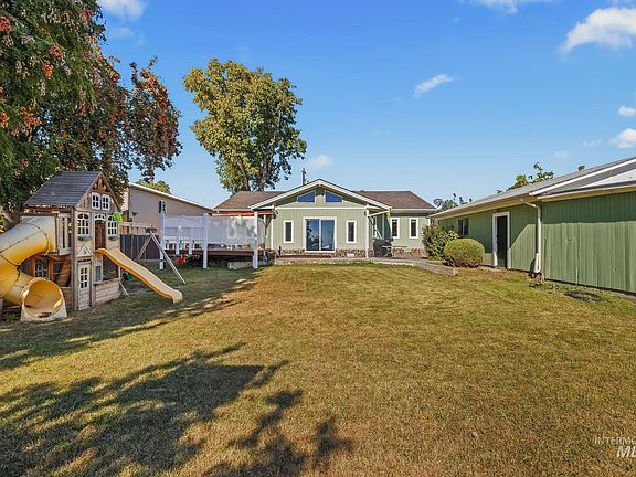 4th image of 1344 Hemlock Ave