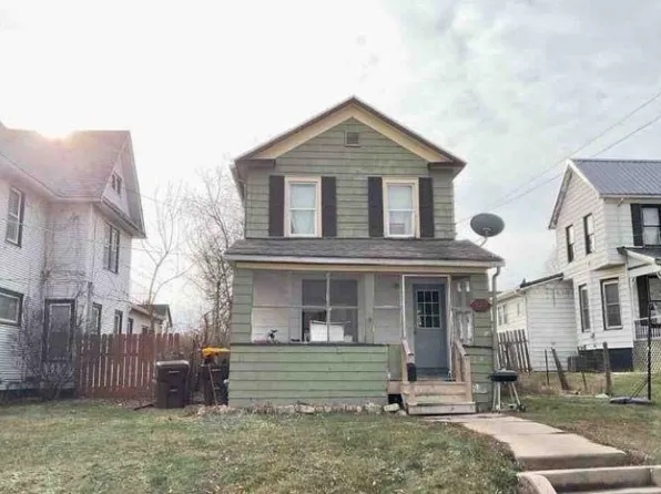 527 E Illinois St, Freeport, IL 61032