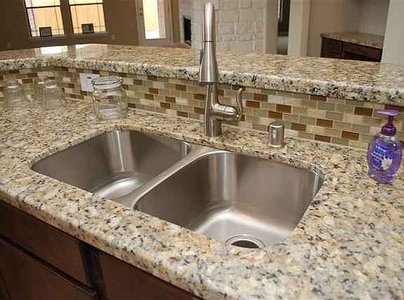 5th image of 8290 Lake Placid Dr