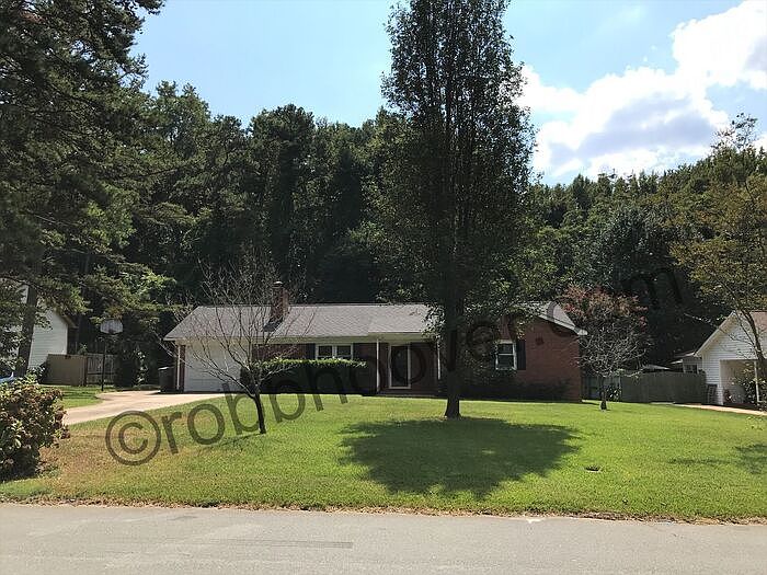 1st image of 7915 Linda Lake Dr