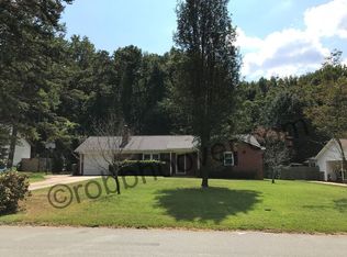 7915 Linda Lake Dr, Charlotte, NC 28215