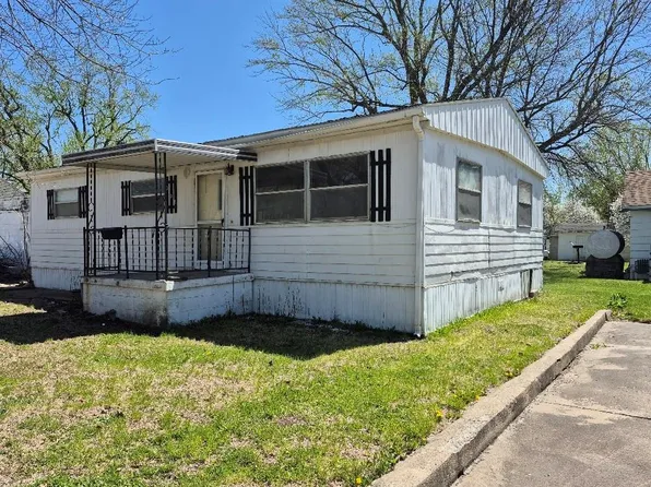 309 E 4th St, Stanberry, MO 64489
