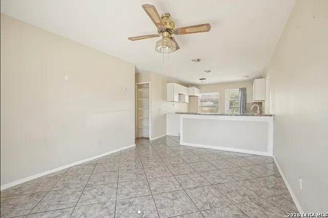 3 bed, 1.0 bath, 852 sqft, $1,100 — Photo 4