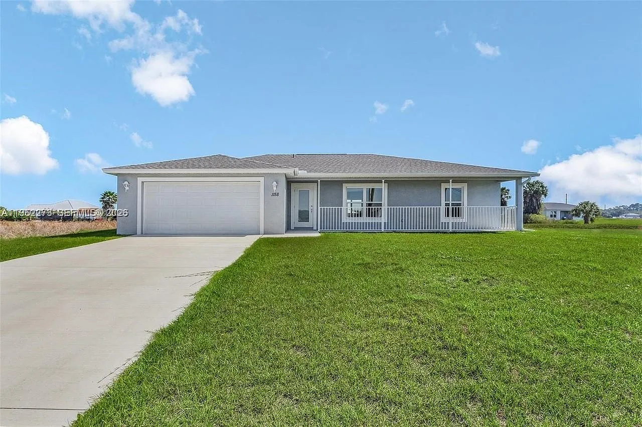 3 bed, 2.0 bath, $2,250 — Photo 2