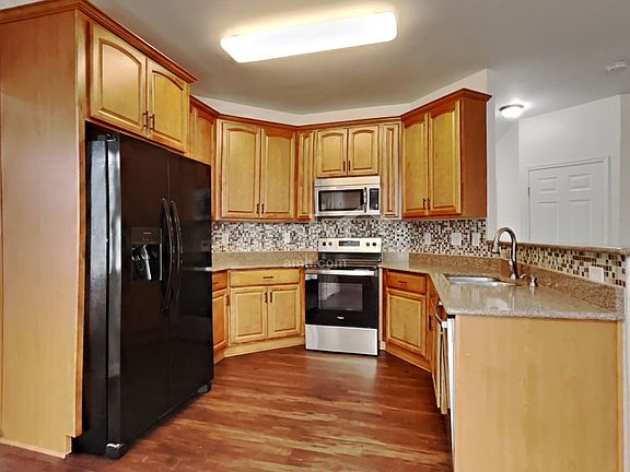 3rd image of 111 Meandering Way Ln
